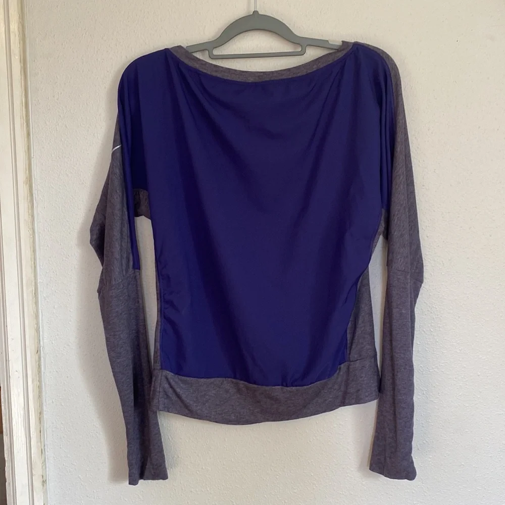 Nike Dri-Fit long sleeve shirt - Size Medium - Picture 4 of 7